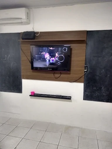 Outro ambiente interno da Clínica Policlin